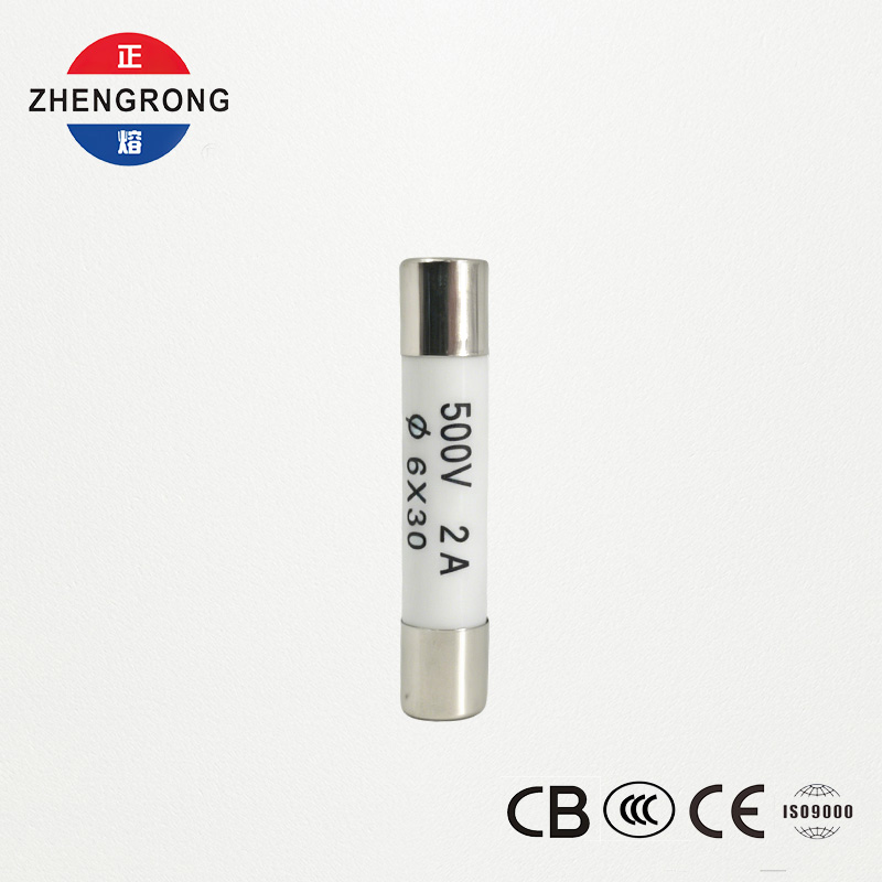 Kiváló minőségű 6*30 mm-es R058 2A biztosítékok nemzetközi forgalmazóknak